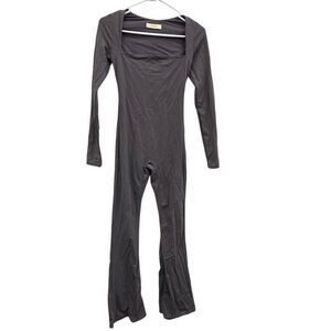 Quinsen squareneck form fitting long sleeve flare jumpsuit size small #68